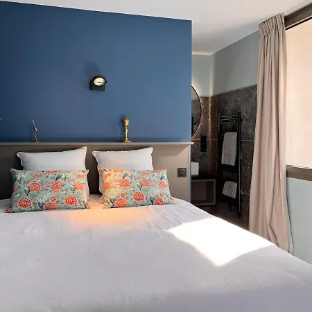 La Du Hotel *