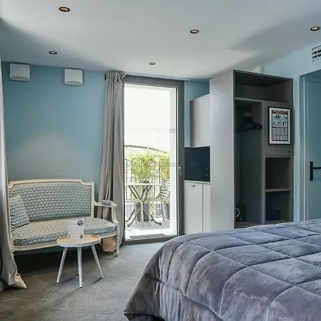 La Du Hotel *
